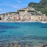 Vicolo Apartment, Pedestrian Centre, 2Bdr, 2,5 Bth, Aircondo, Private Parking, Easy To Train And Ferries, City Life