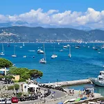 Vicolo Apartment, Pedestrian Centre, 2Bdr, 2,5 Bth, Aircondo, Private Parking, Easy To Train And Ferries, City Life