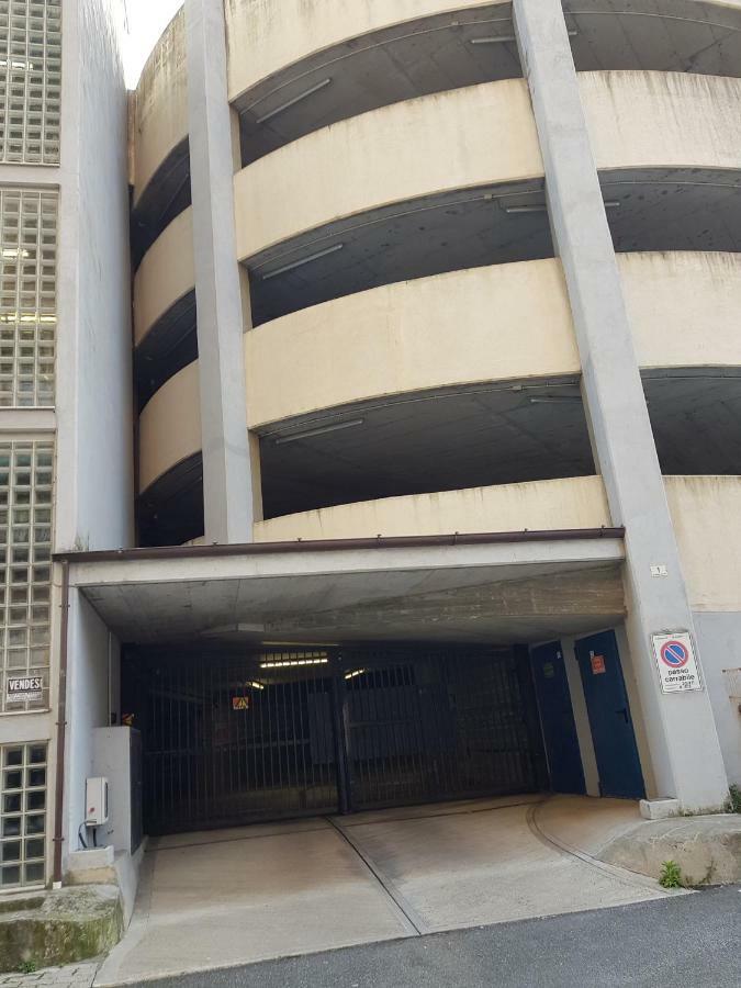 Vicolo Apartment, Pedestrian Centre, 2bdr, 2,5 Bth, Aircondo, Private Parking, Easy To Train And Ferries, Life *