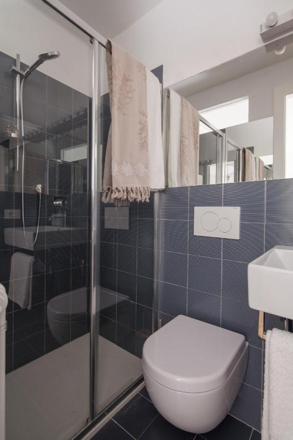 Vicolo Apartment, Pedestrian Centre, 2bdr, 2,5 Bth, Aircondo, Private Parking, Easy To Train And Ferries, Life Appartement