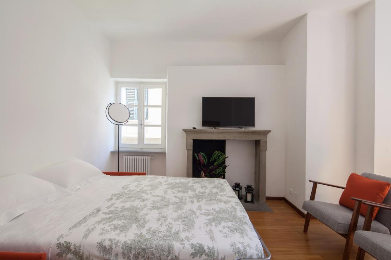 Vicolo Apartment, Pedestrian Centre, 2bdr, 2,5 Bth, Aircondo, Private Parking, Easy To Train And Ferries, Life * La Spezia