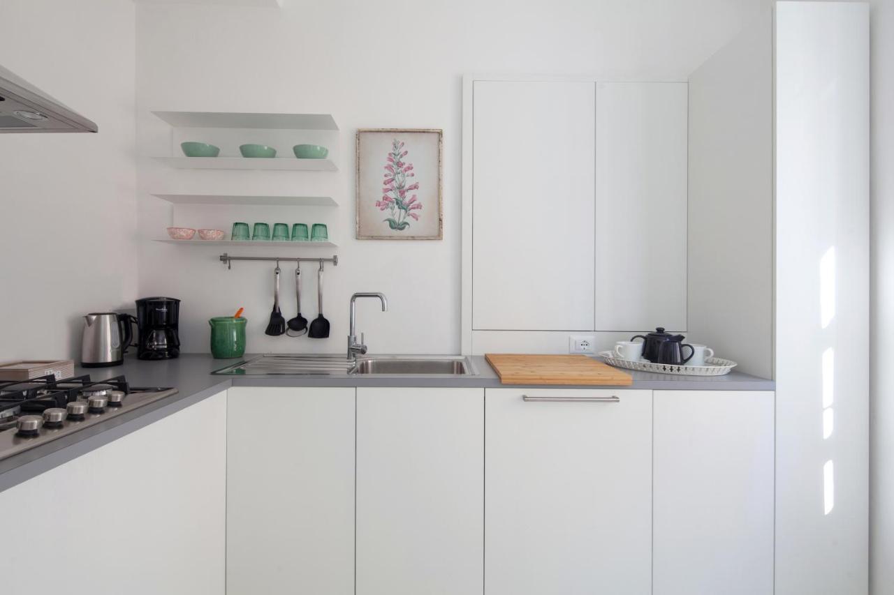Vicolo Apartment, Pedestrian Centre, 2bdr, 2,5 Bth, Aircondo, Private Parking, Easy To Train And Ferries, Life Appartement *